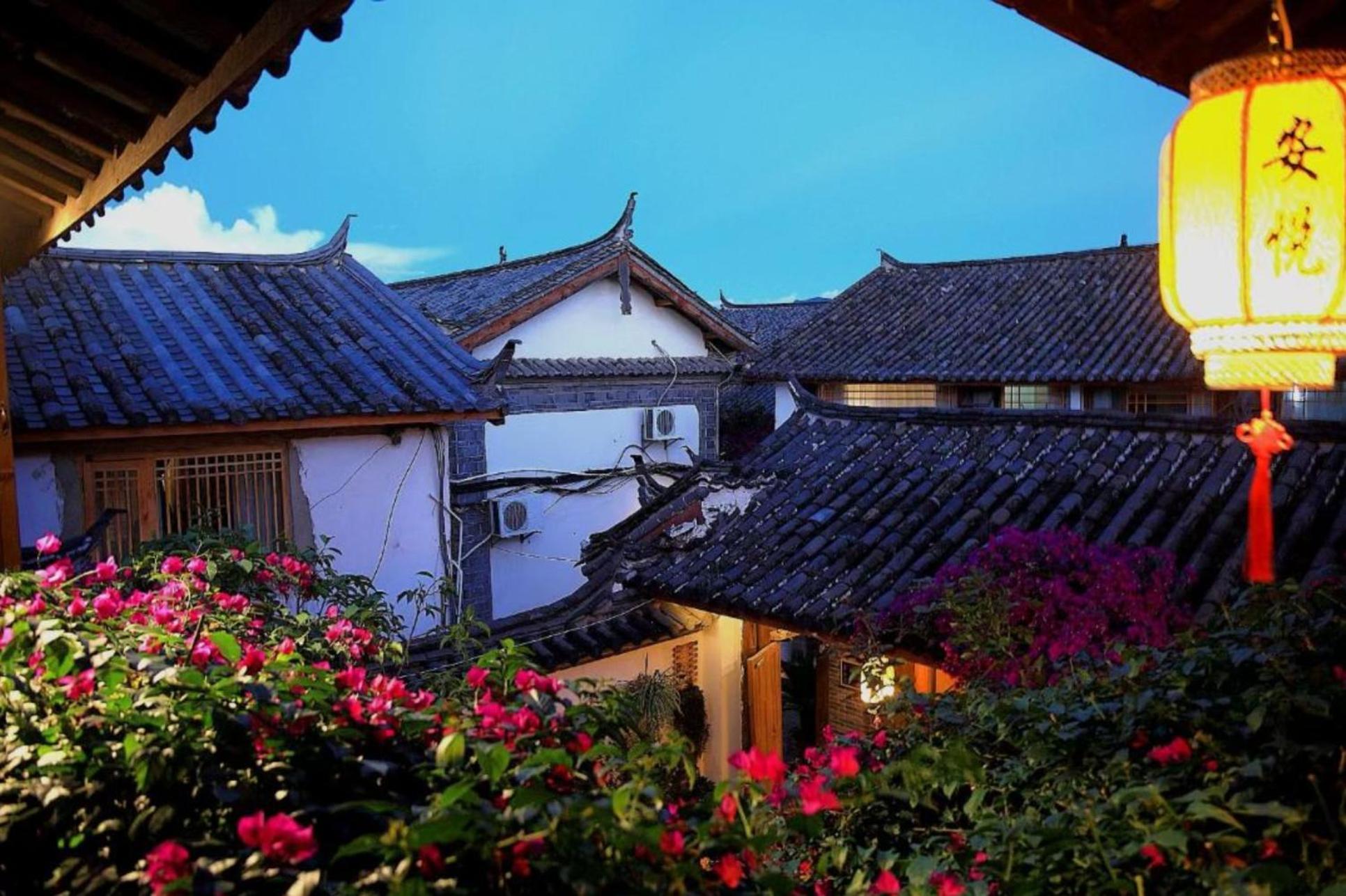 Big Tree Guesthouse - Naxi Old Style Lijiang  Buitenkant foto