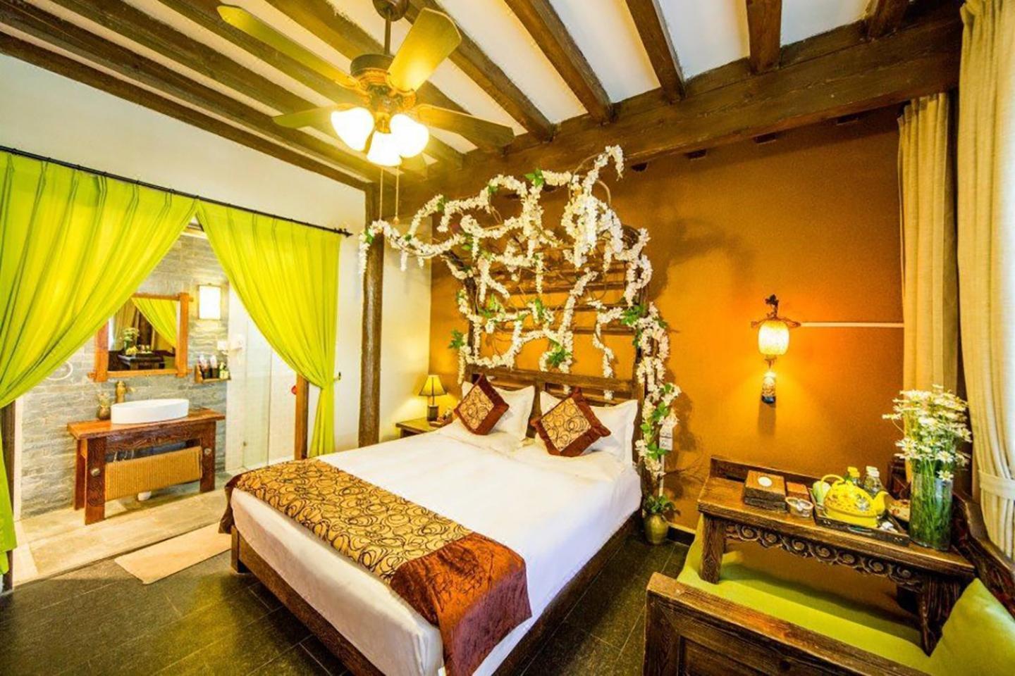 Big Tree Guesthouse - Naxi Old Style Lijiang  Buitenkant foto
