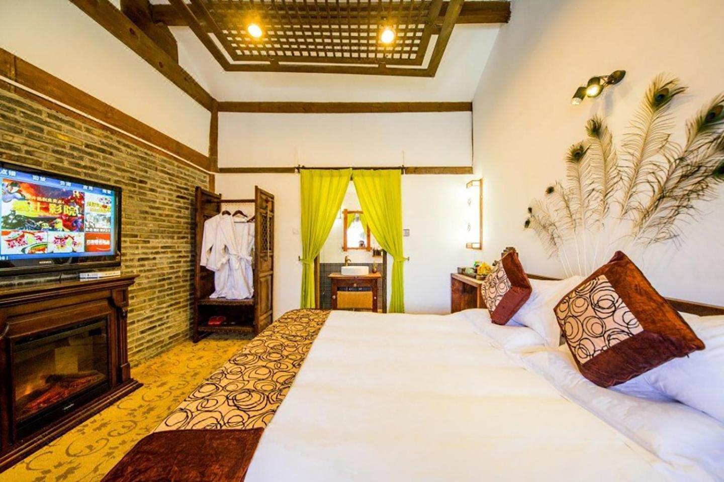 Big Tree Guesthouse - Naxi Old Style Lijiang  Buitenkant foto