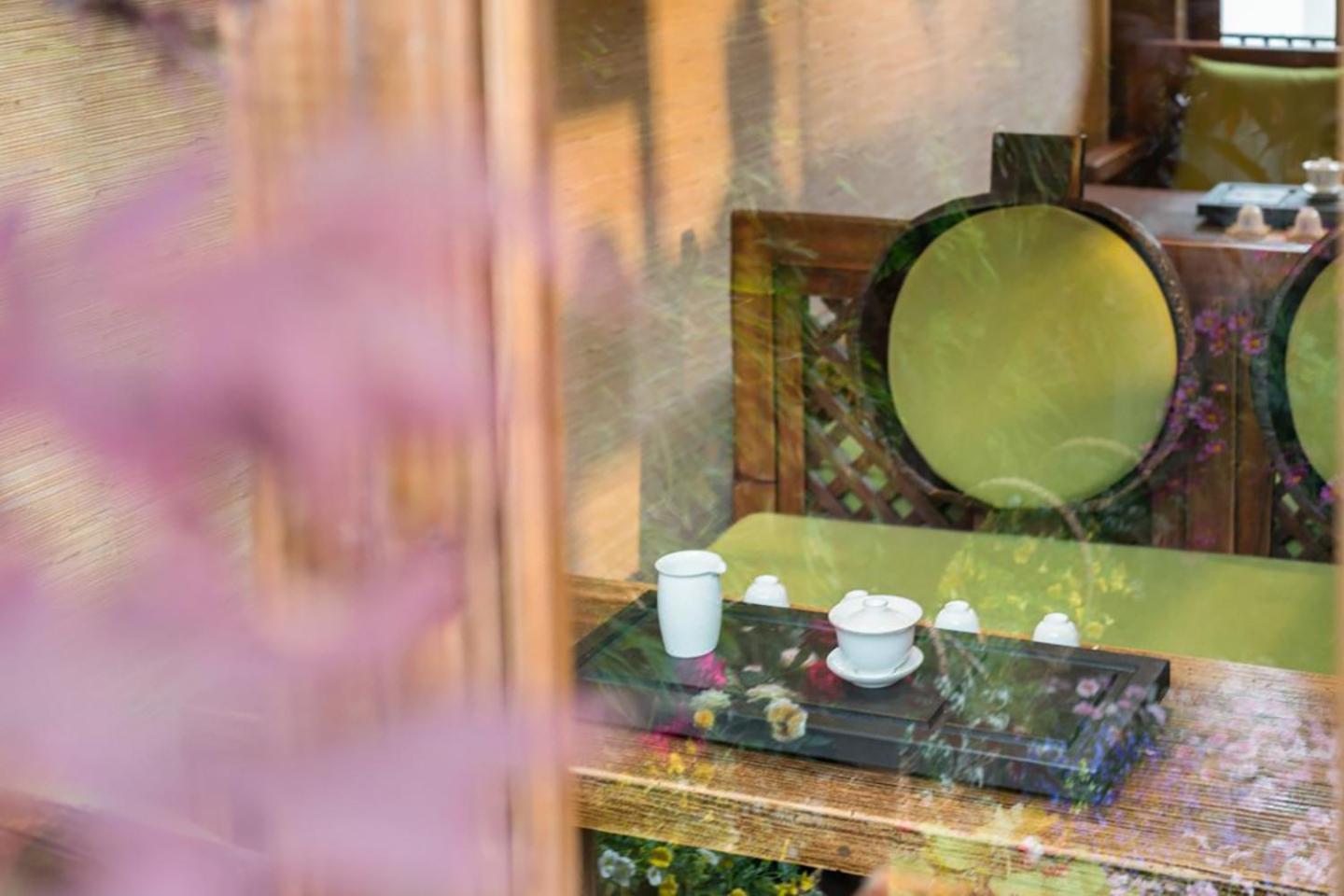 Big Tree Guesthouse - Naxi Old Style Lijiang  Buitenkant foto